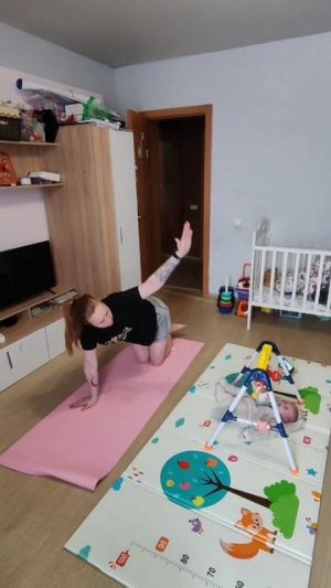 Домашние тренировки с 2х месячным малышом 💪