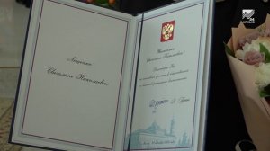 Глава КЧР Рашид Темрезов вручил награды лучшим труженицам республики