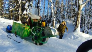 На снегоходе за водой и другие хлопоты.