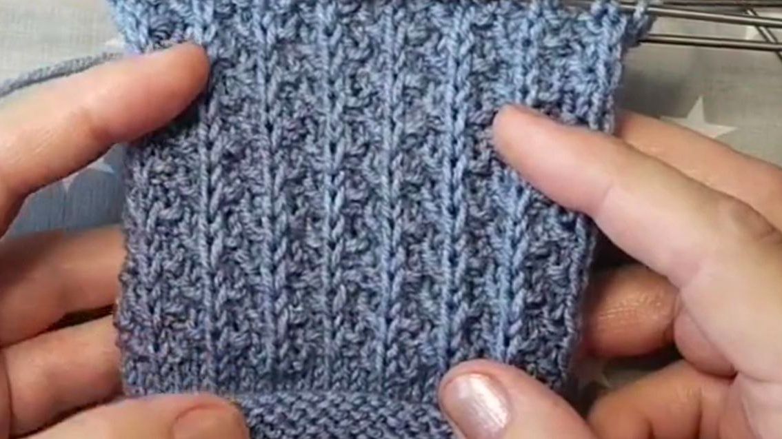 Простой, интересный узор для вязания по кругу / вяжется легко, схема узора в видео.