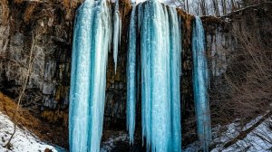 Закамская сосулька. Гигантские сосульки на берегу Камы