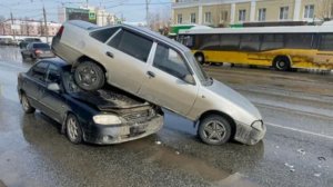 Аварии и ДТП НА ДОРОГАХ — не уступил и получил подборка на видео регистратор