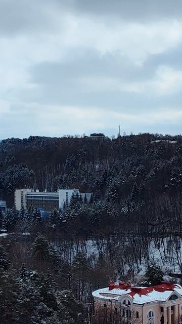 С Сосновой горки вид на Пикет и Малое Седло 🏔
