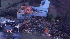 🚫  Торнадо полностью уничтожил солнечную электростанцию в Уитфилде, штат Индиана, США