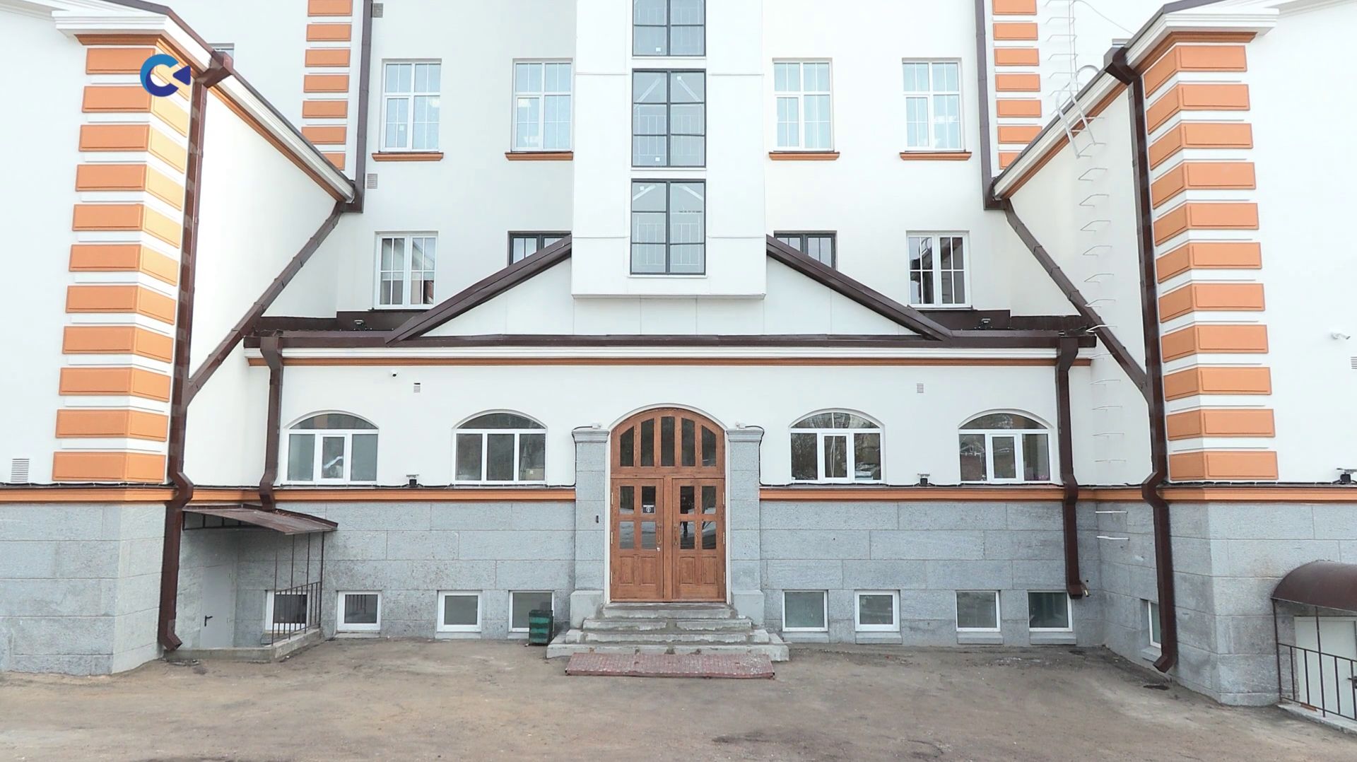 Глава Карелии оценил условия обучения в обновленной школе №1 в Сортавале