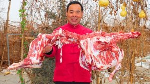 Целое каре ягненка, запеченное с безумно острым молотым перцем чили. Неотразимый вкус