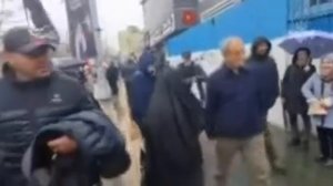 Иран повержен, у него убиты все лидеры и поэтому даже некому объявить капитуляцию.
- Трамп

Тем врем