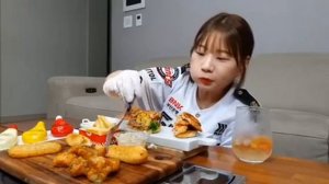 Мукбанг бургеры Еда на камеру