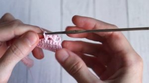 Эта кайма крючком очень красиво смотрится в изделии. Показываю, как связать такую