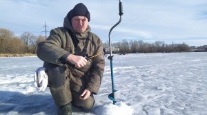 Ловля мартовской плотвы на секретную насадку.