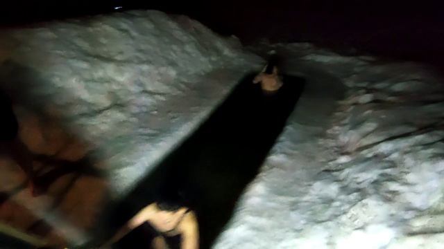 Заплыв Маши в проруби в марте