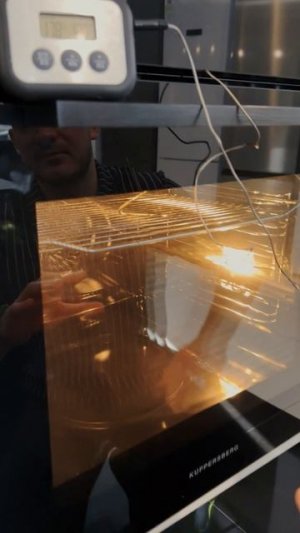 А ваш духовой шкаф держит ли точную температуру?