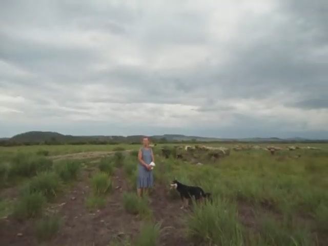 Пенсионерка НЕ ЖДЁТ светлого будущего, НЕ ЖАЛУЕТСЯ на жизнь.