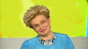 Главный теледоктор страны Елена Малышева принимает поздравления с днем рождения.