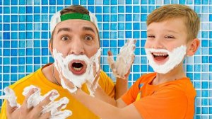 Дети притворяются взрослыми - Забавные истории с игрушками