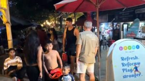 Беженец🇮🇩Бали. РОЗА ДЛЯ СИНДИ НА 8 МАРТА. ИСТОРИЯ ПРО РЫБАЛКУ В 3 ЧАСА НОЧИ.