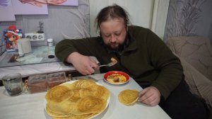 Весь день мама готовила идеальные блины чтобы покормит уставшего сына Вкусный ужин ПОДВАЛ ИЛЬИЧА