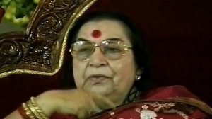 21.03.2001 г.  День  Рождения Шри Матаджи 78 лет. "Я хочу чтобы все были моими украшениями". 56:18