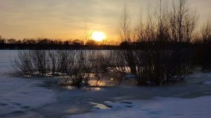 Закат. Солнце все ниже и ниже .....