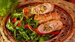 МЯСНЫЕ РУЛЕТИКИ С ОРЕХАМИ И СЫРОМ