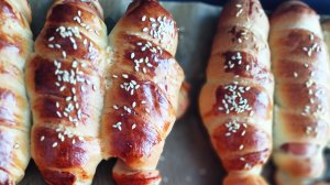 Достали пчёл из зимовья//  Сосиски в идеальном тесте