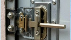 Установка нового замка на стальную дверь в существующее посадочное место.