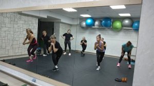 30_30_30_ГОРИ_ЖИР_НА_БЕДРАХ_ГОРИ_ЖИР_НА_РУКАХ_гантели_4_кг_блин