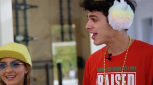 Настя помогает известным блогерам стать ещё популярне