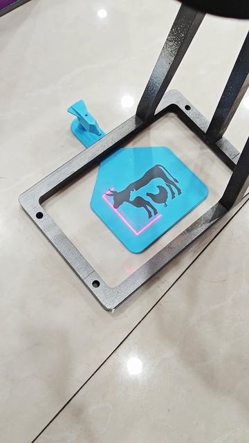 Точность на ушных бирках! Четкие идентификаторы для лучшего отслеживания скота. ✅