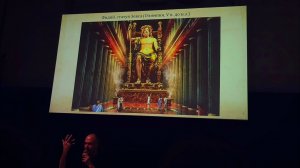 На лекции популяризатора проф. Дмитрия Антонова (фр2)