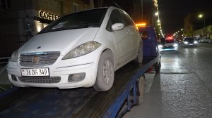 В Махачкале продолжают убирать брошенные и разукомплектованные машины с улиц