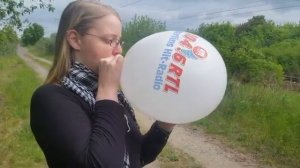 226 - Tanjas first balloon blow to pop