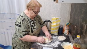 Диктор: А сейчас к новостям!