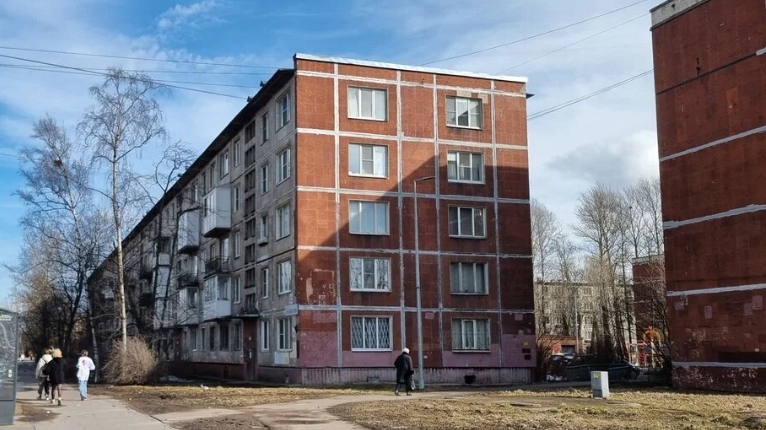 бульвар Красных Зорь 12(1к)