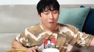 Мукбанг скумбрия Еда на камеру