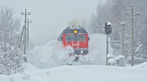 Рассекая снежную гладь! ТЭП70БС-292 с поездом Бишкек - Москва "плывёт" по заснеженной колее