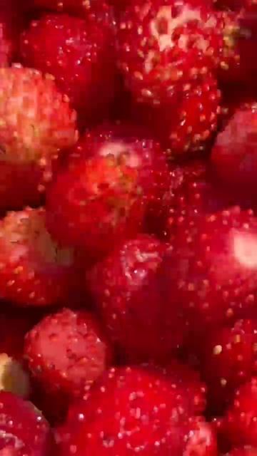 земляника эстетика