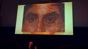 На лекции популяризатора проф. Дмитрия Антонова (фр1)