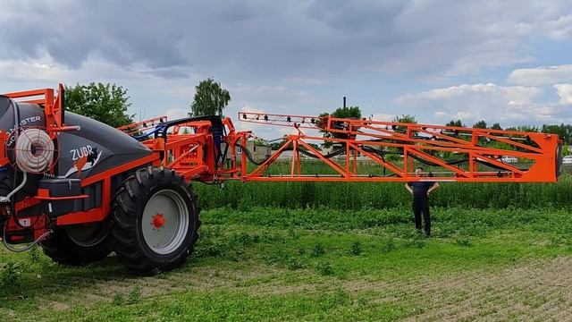 Ввод в эксплуатацию штангового опрыскивателя ZUBR Grand Master 4000-24 в Костромской области.