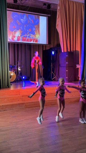 ПЛЮСЫ И МИНУСЫ ВЫСТУПАТЬ В ШКОЛЕ