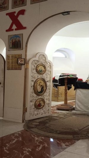 Божественная служба в храме Святой Троицы