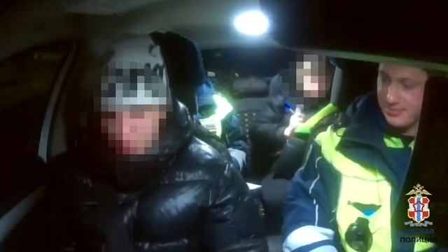В Омске инспекторы ДПС отстранили от управления автомобилями двух несовершеннолетних водителей