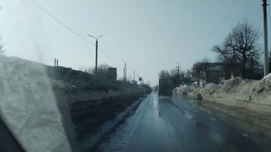 Снег тает. Дороги стали реками. Асфальт уходит вместе со снегом