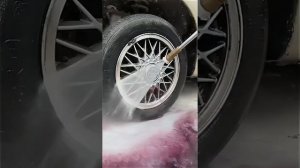 Давайте рассмотрим, как качественно помыть автомобиль.