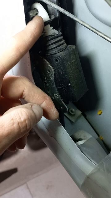 Niva Travel, причина умирания электрозамков в дверях