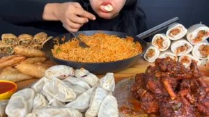 Мукбанг лапша, пельмени, курица Еда на камеру