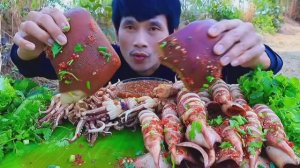 #MUKBANG  Вареная свиная грудинка и кальмары с острым соусом из морепродуктов и овощами! ASMR ОБЖОР