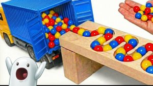 Мультики для детей и малышей про Яркие Деревянные разноцветные машинки и горки. Мультики залипалки