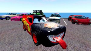 БА-БАХ! 😱 Молния Маквин и 5 Крутых Тачек Прыгают в Пропасть! (BeamNG.drive)