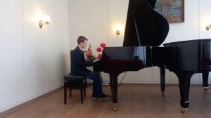 Родионов Роман 4 кл. Шостакович "Маленькая пьесса". Чайковский "Камаринская" препод. Сергеева Г. А.